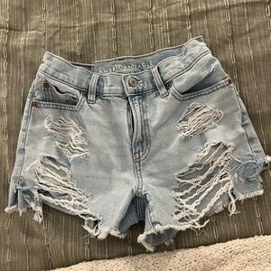 American Eagle 90s boyfriend short